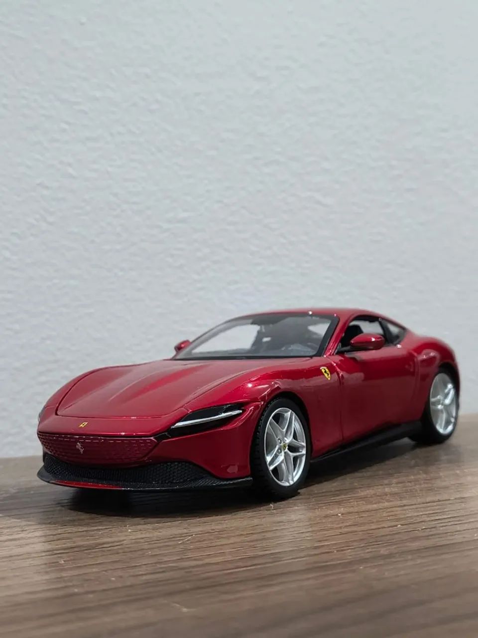 Ferrari Roma Escala 1:24 Carro de ferro - Foto 5