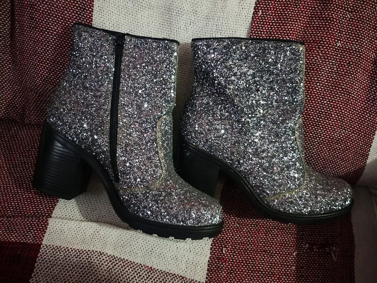 Bota brilhante 
