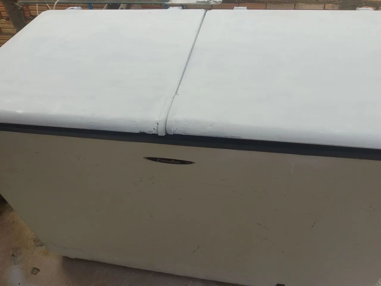 Vende se freezer funcionando perfeitamente usada