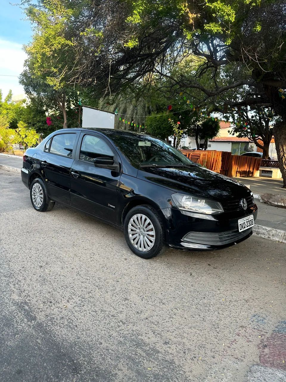 Volkswagen Voyage VOYAGE 1.0/1.0 City Mi Total Flex 8V 4p 2013