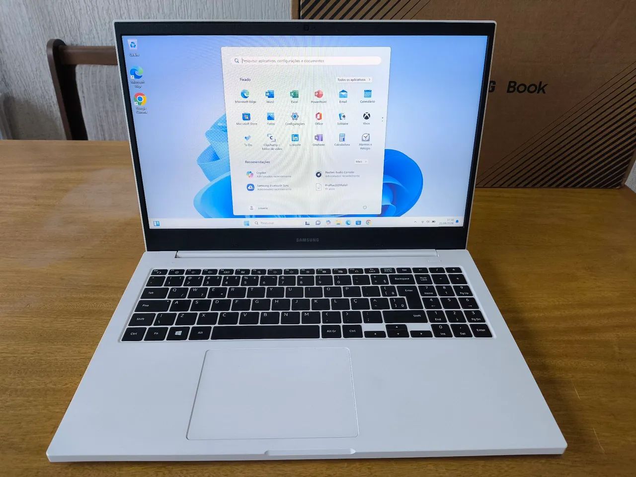 Notebook Samsung book branco, SSD M2 nvme, tela de 15.6 polegadas, windows 11 - Foto 5