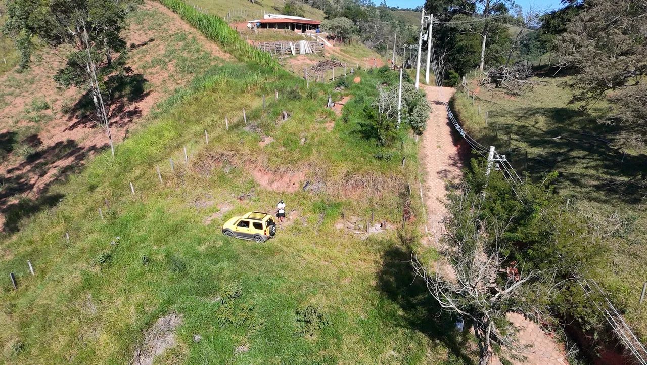 Área de 2000 mts aproximadamente.