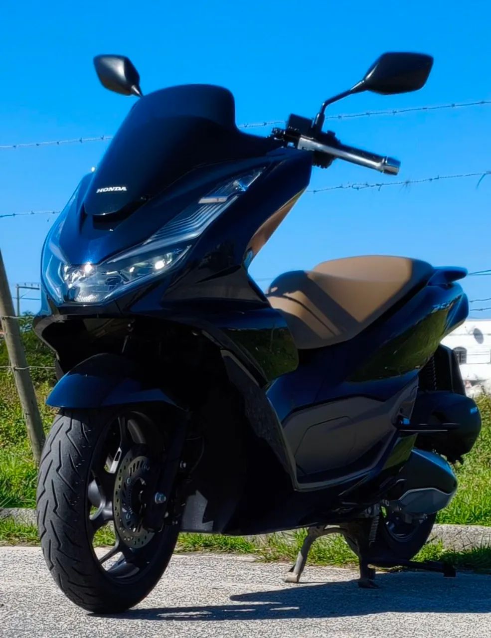PCX DLX 2025 SUPER NOVA - Foto 2