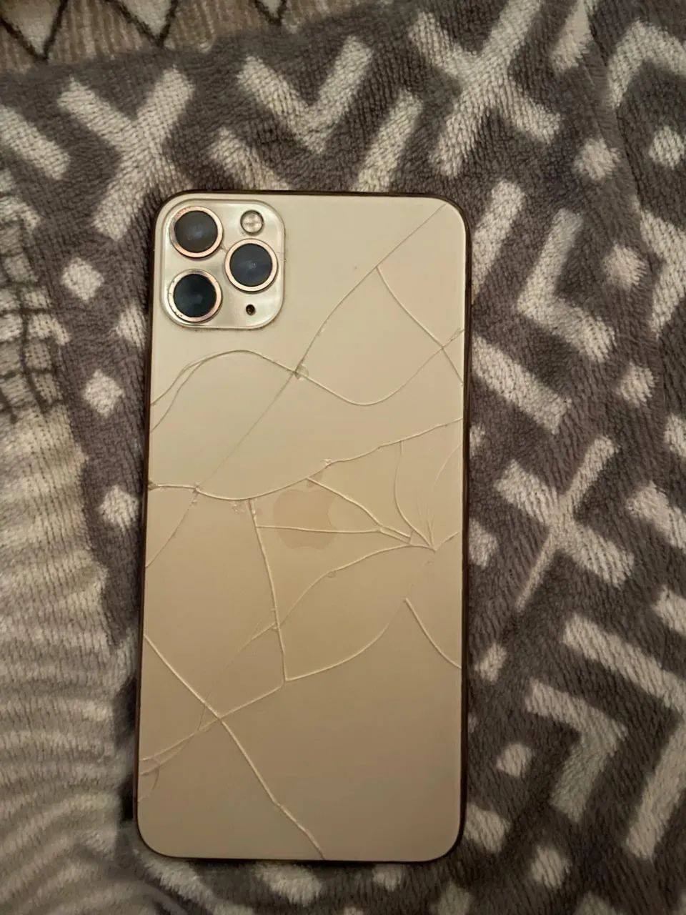 iPhone 11 Pro Max Gold  - Foto 2