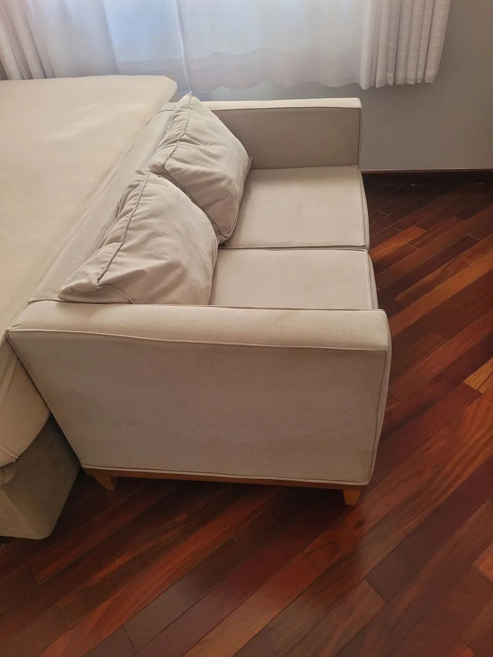 Sofá Pequeno Cor Marfim 1,40 X 0,80 cm. Usado  - Foto 2