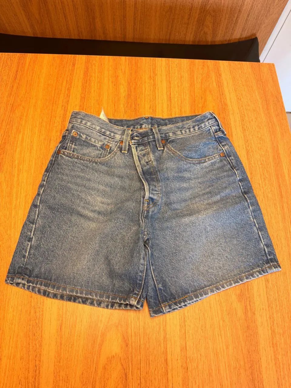 Bermuda feminino da Levis 