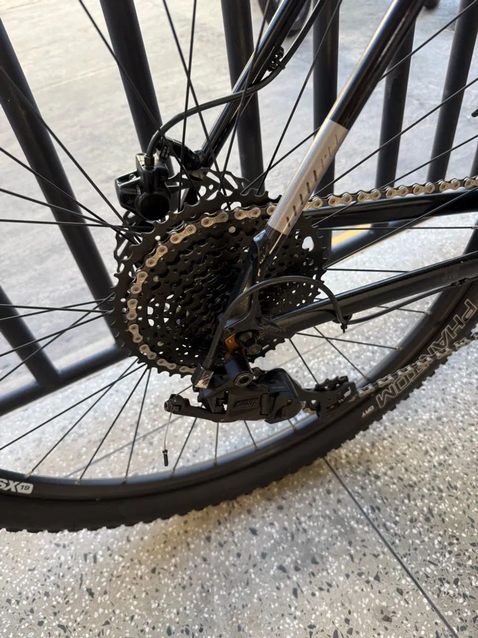 BICICLETA CANNONDALE ARO 29  - Foto 5