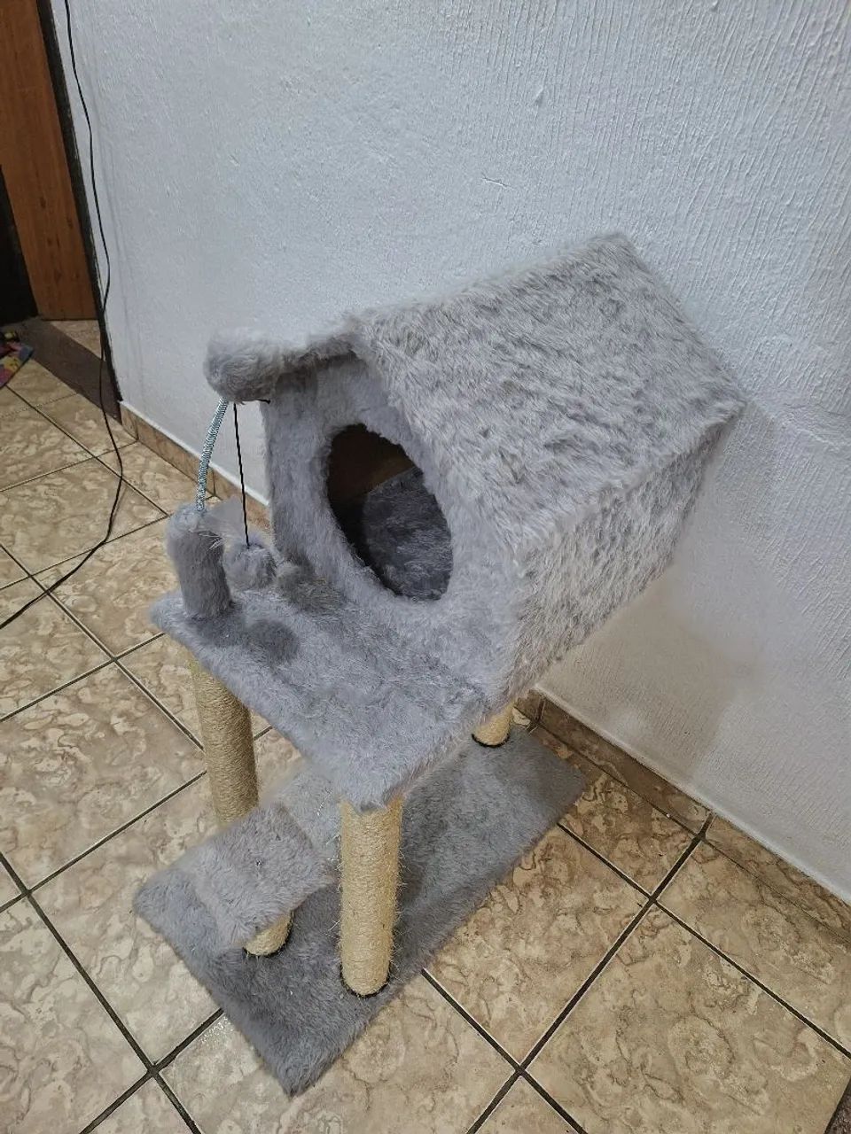Casa de dois andares com arranhador para gato - Foto 3