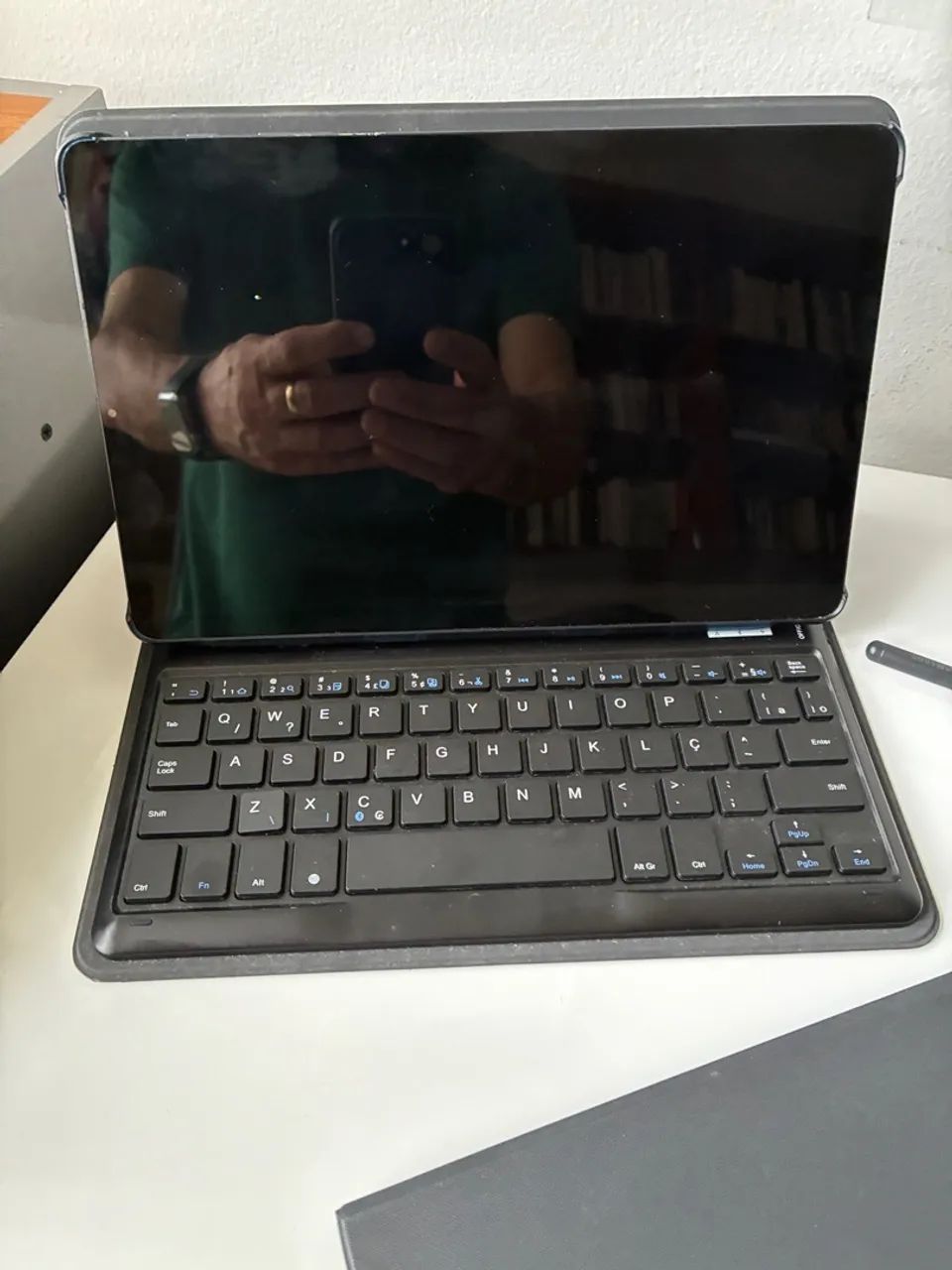Tablet Samsung S6 Lite 64 com capa teclado da Targus - Foto 3