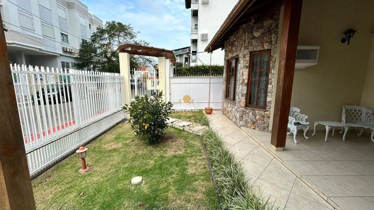 Para quem busca morar com conforto em Canasvieiras - Foto 2