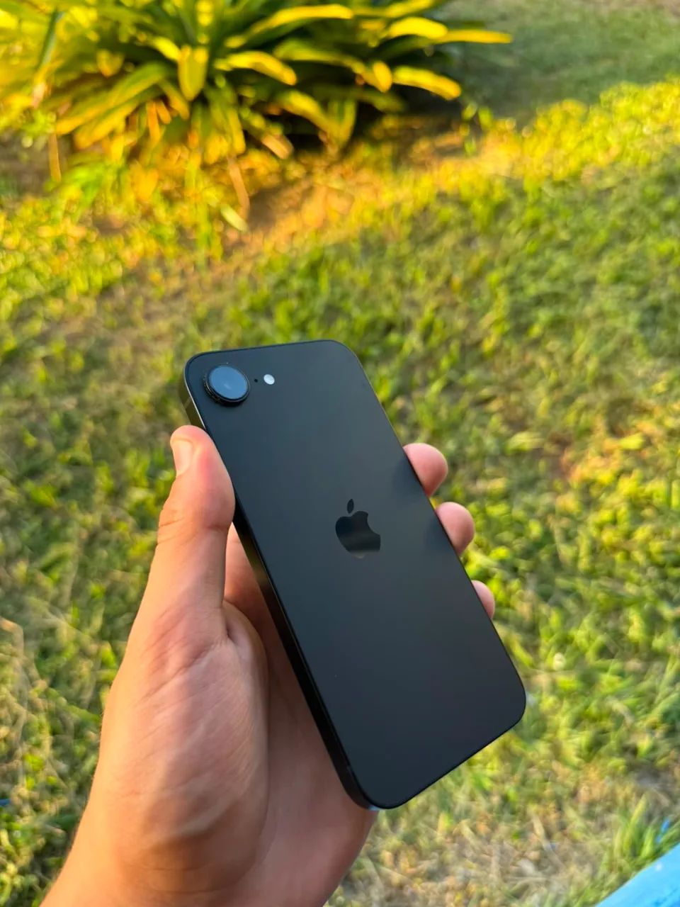 iPhone 16e - 128GB