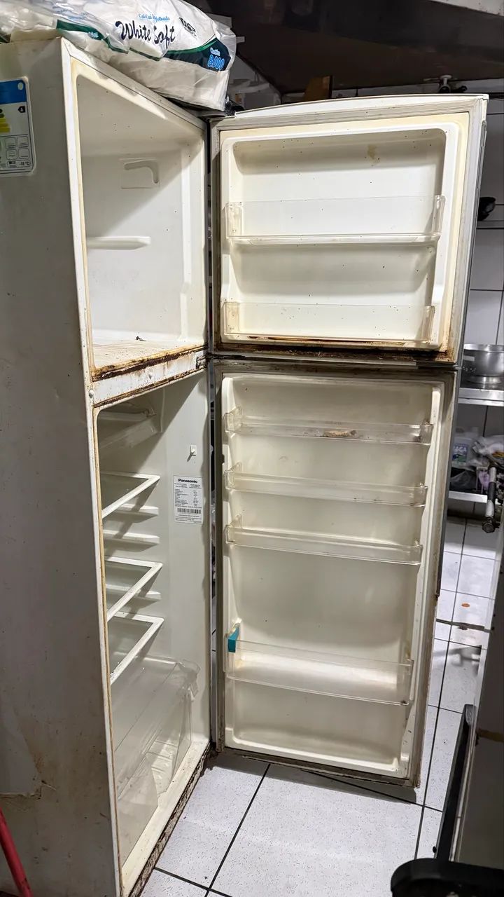 VENDE-SE GELADEIRA COM DEFEITO - Foto 4