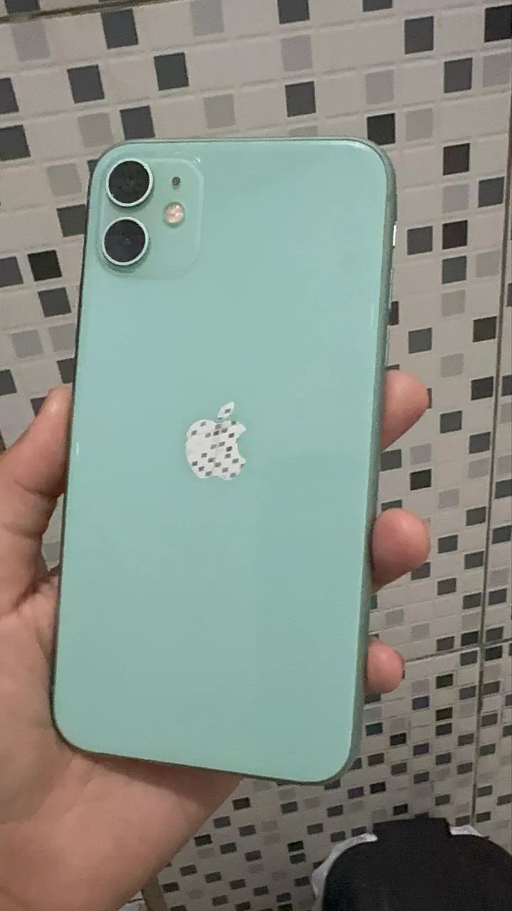 iPhone 11 semi novo - Foto 3