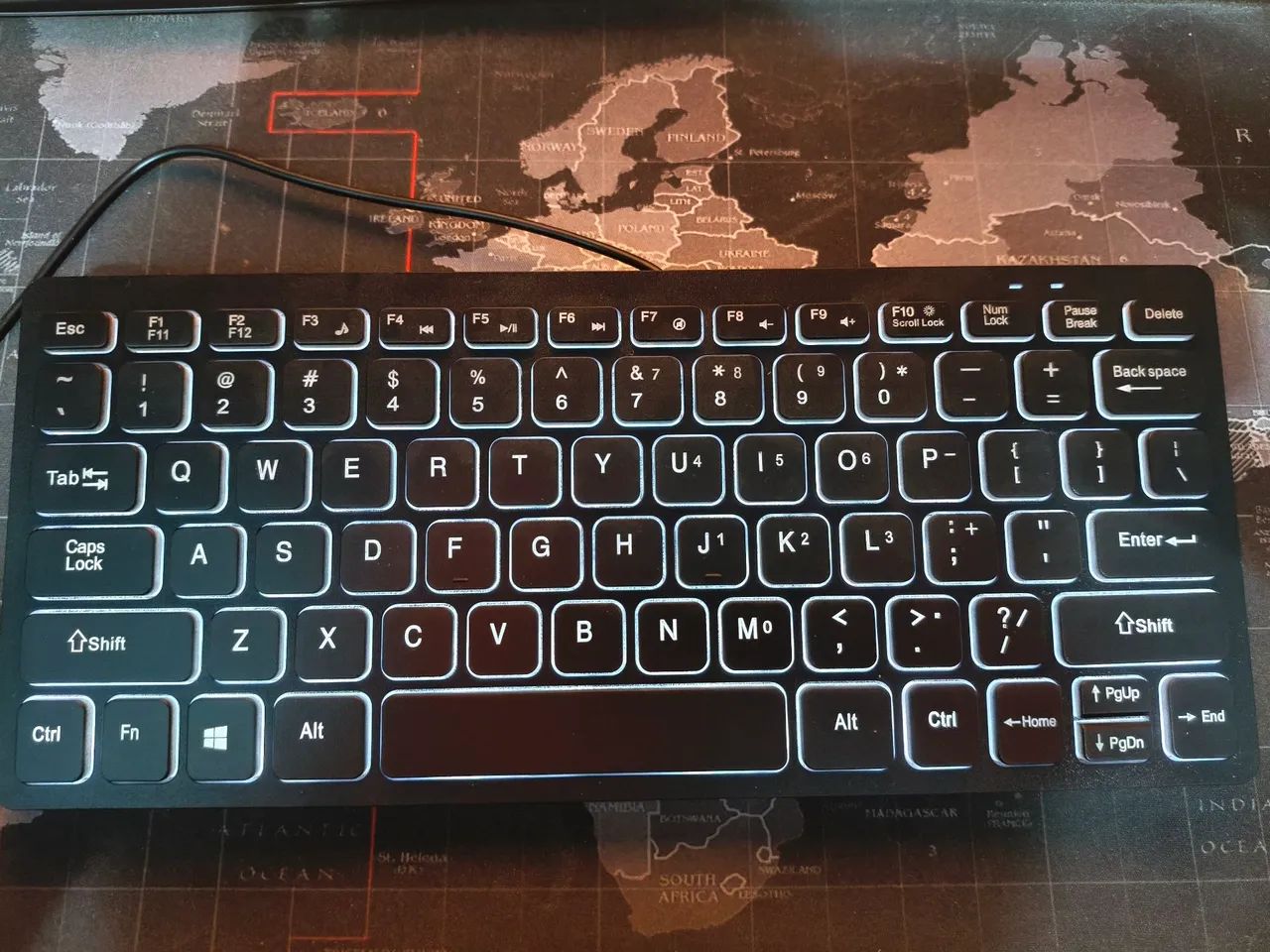 Mini Teclado Retro Iluminado K1000 Apayado