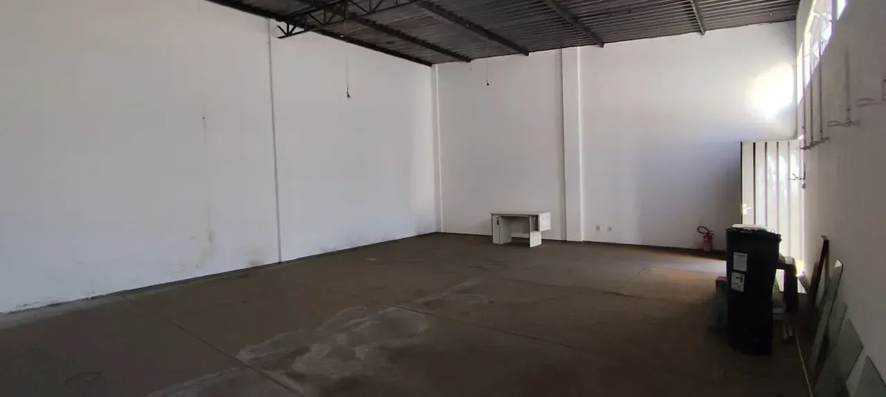 Galpão 106m² no bairro Carlos Prates.
