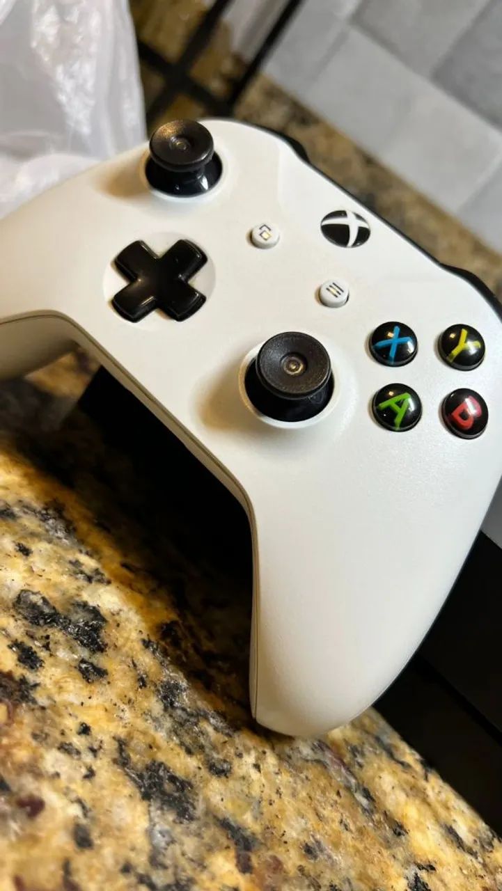 Xbox one x, 2 controles! - Foto 3