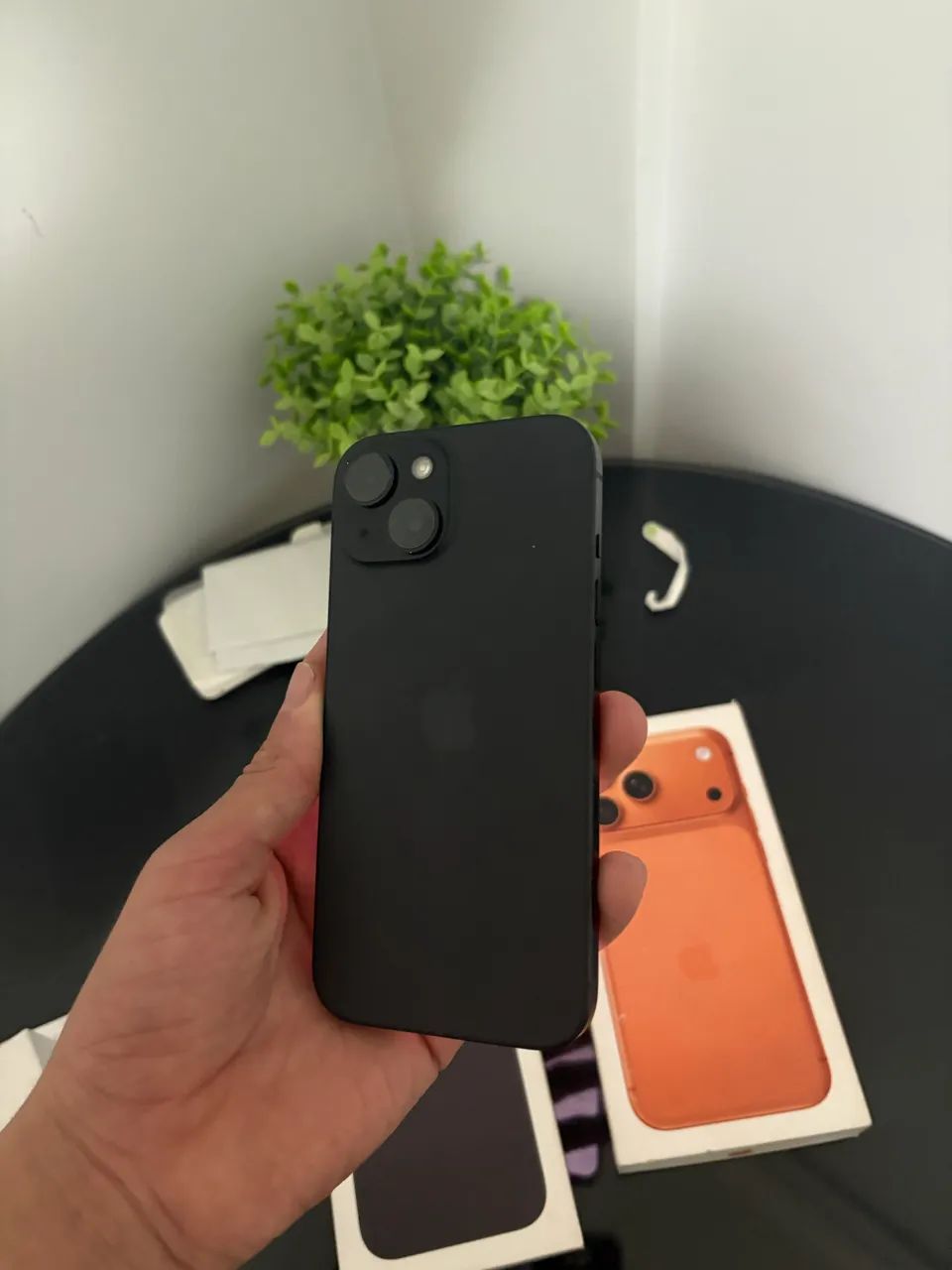 IPHONE 15 top
