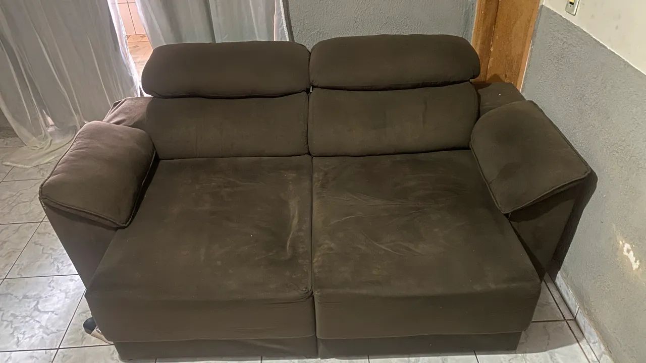 Sofá retrátil e reclinável
