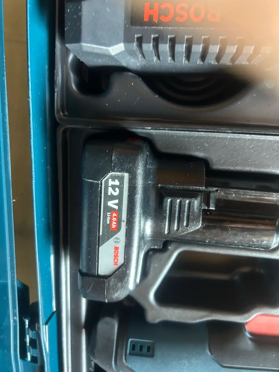 Furadeira e parafusadeira Bosch 