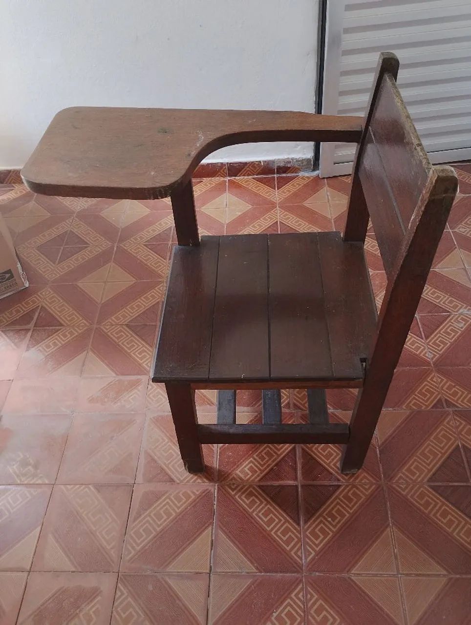 Cadeira Escolar de Madeira de lei
