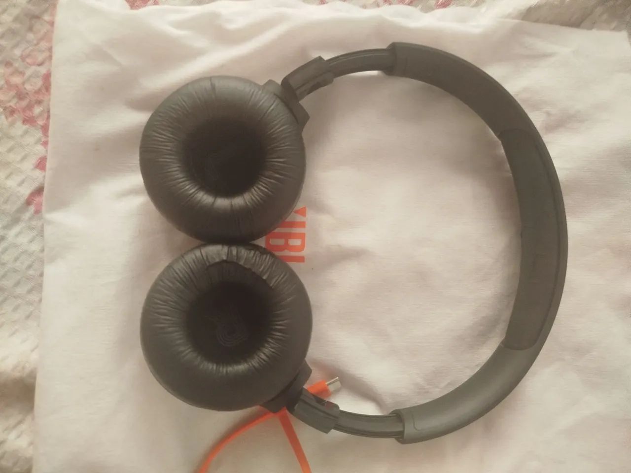 Fone jbl original 1 ano de uso  - Foto 2