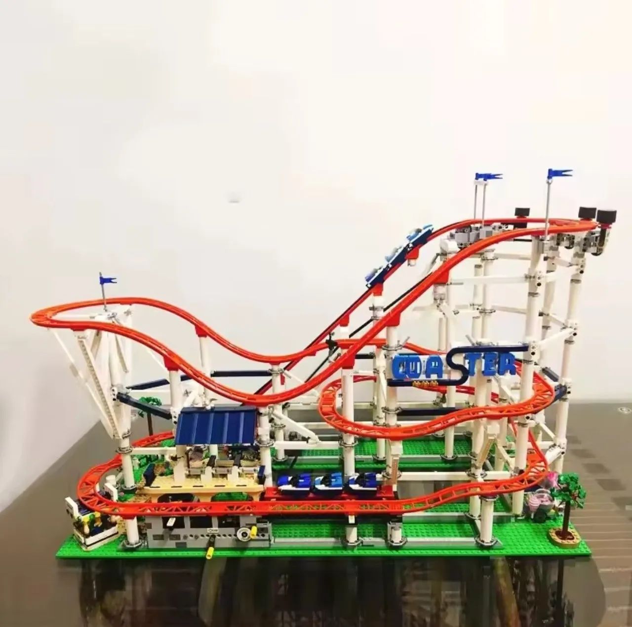 Lego original Creator Expert 10261Roller Coaster (usado) - Foto 3