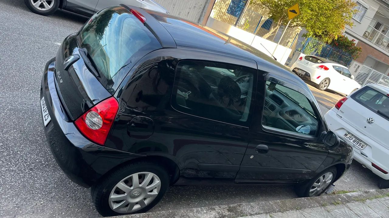 Renault Clio Hi-flex 1.0 16V 3P 2012