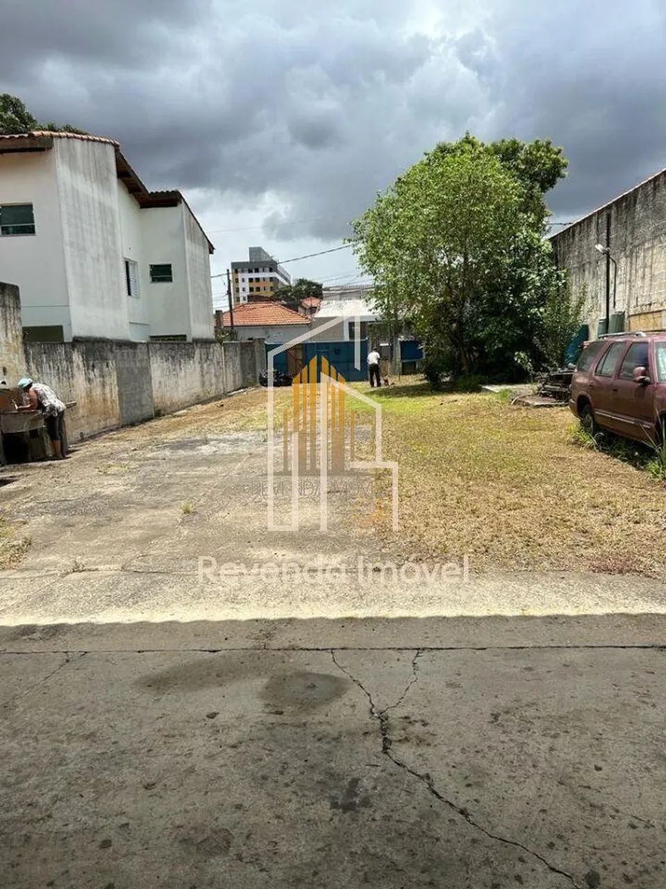 Cursino - SP, Galpão comercial com 610m² de área útil e 825m² de área total.
