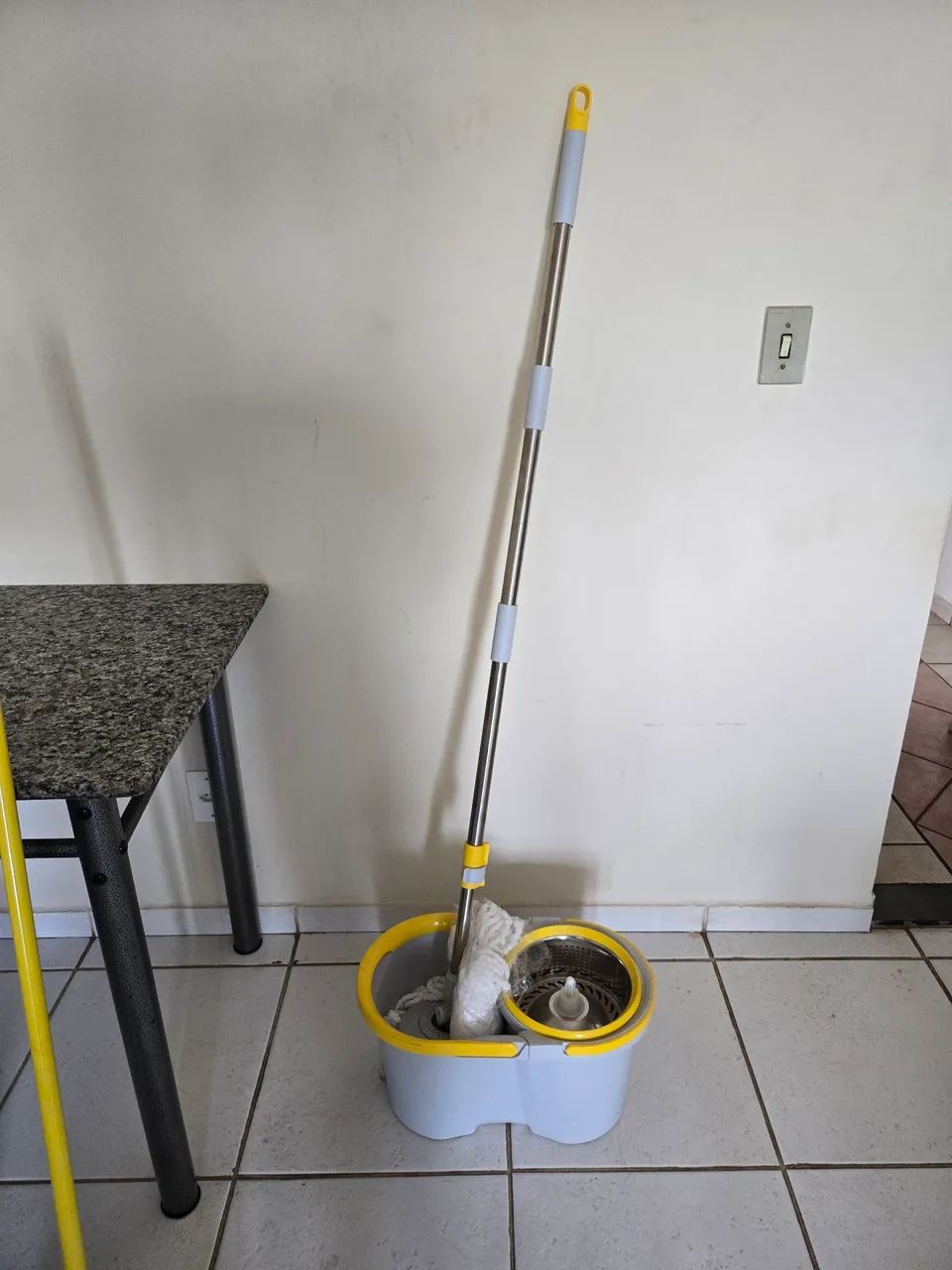 Esfregão Mop com Balde NUNCA USADO