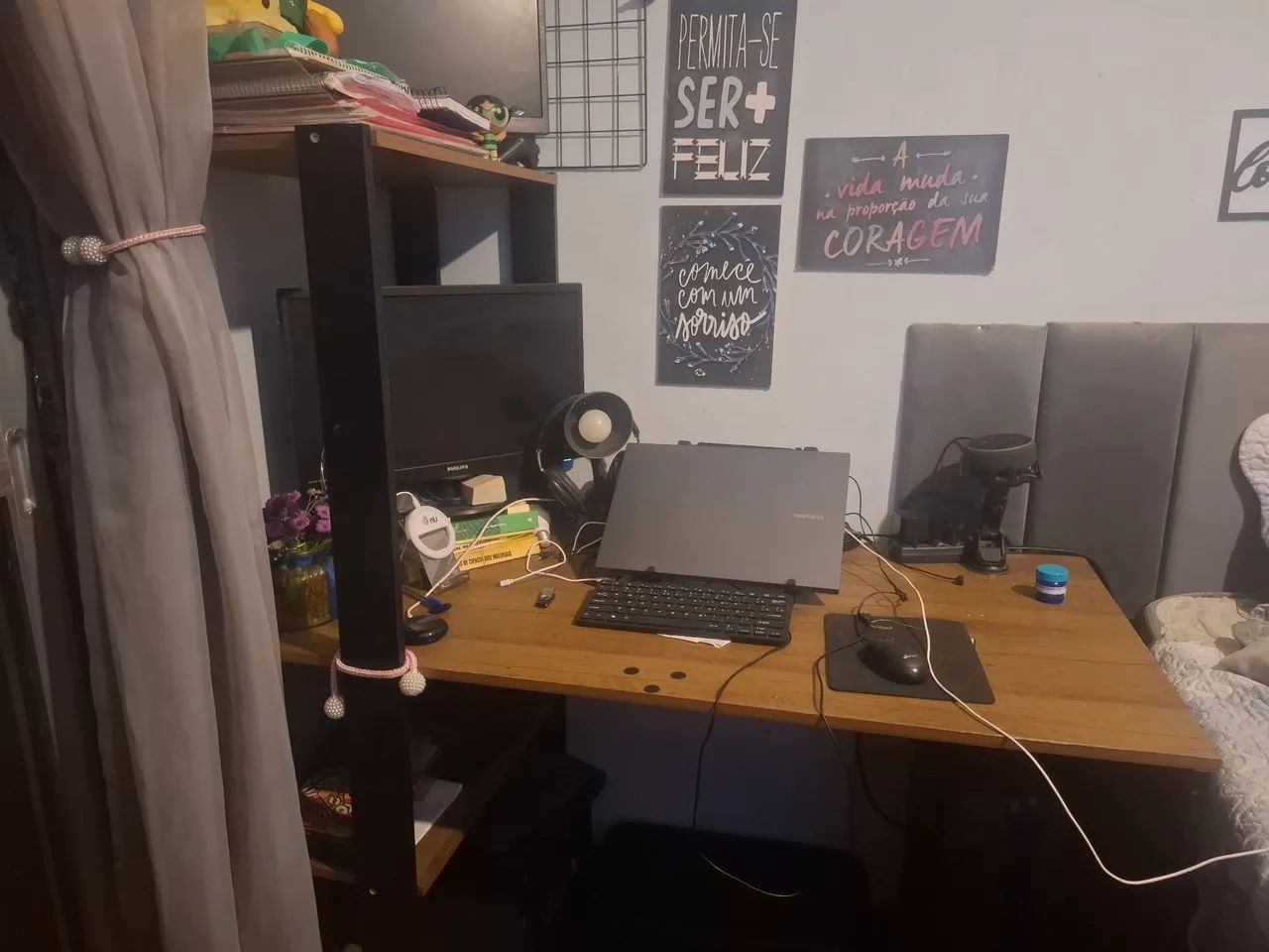 Mesa de estudo com prateleiras  - Foto 2