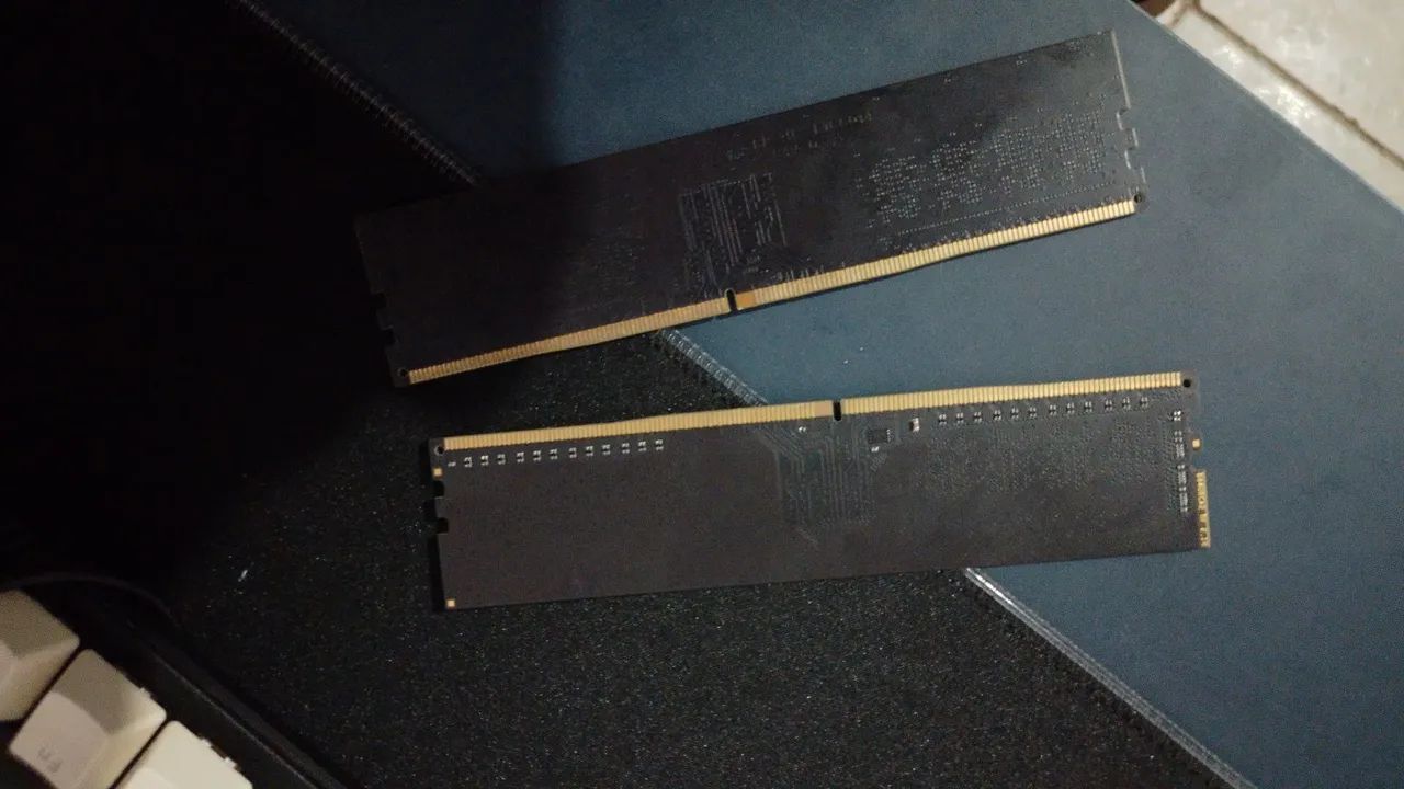 2 pentes de ram 4gb  ddr4 2400mhz 150 pra hj - Foto 3