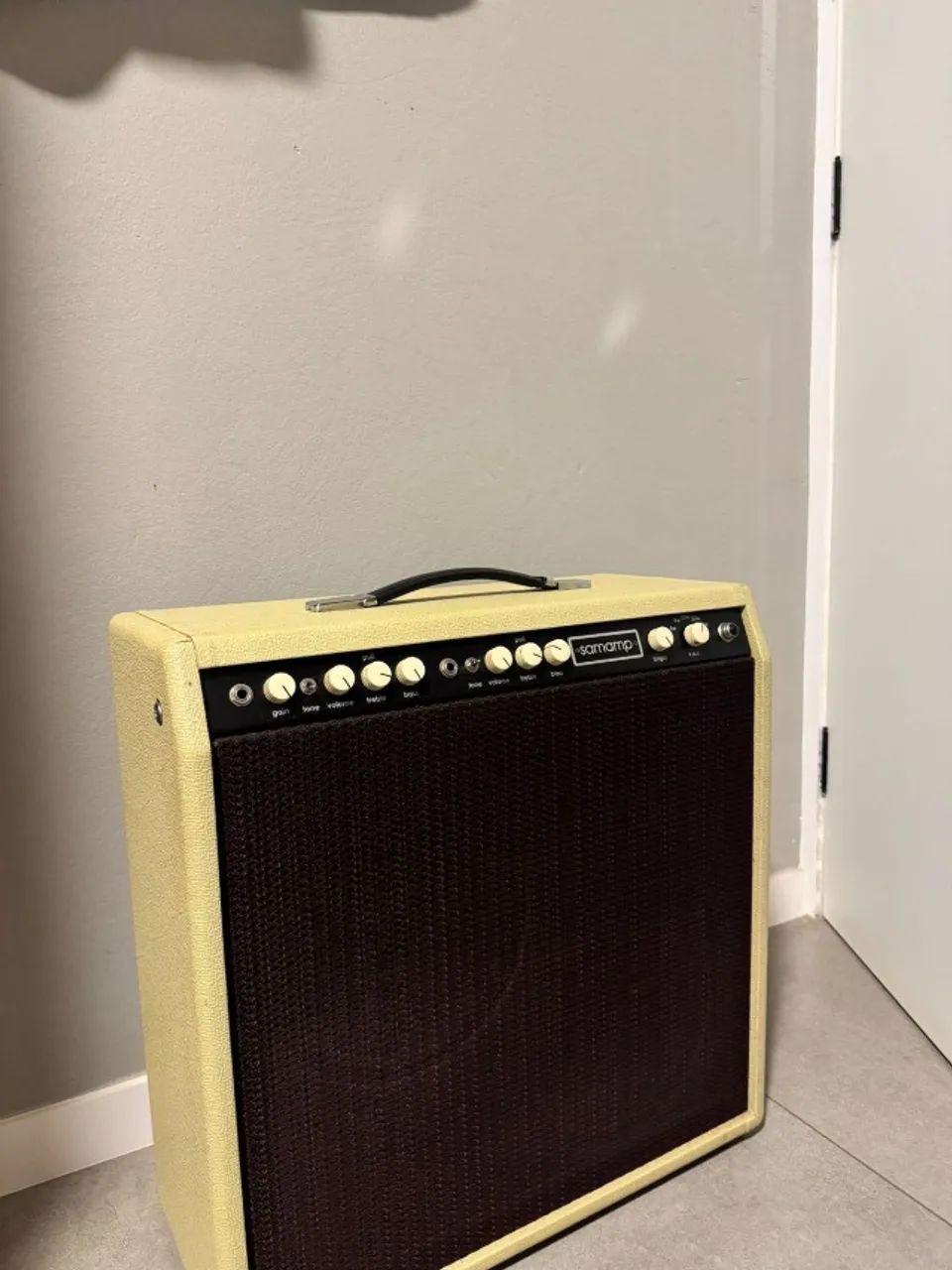 Amplificador valvulado boutique Samamp VAC 40 Series 2- Com atenuador V.A.C.