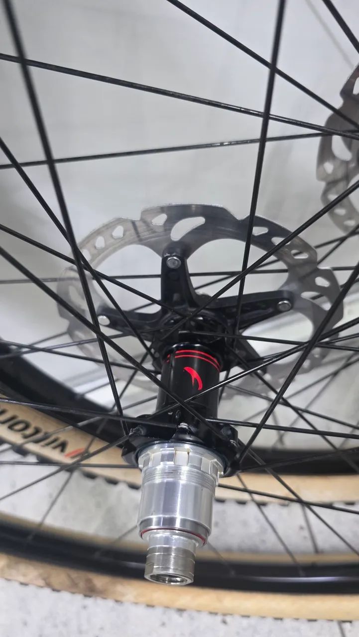 Par de Rodas Fulcrum Red Zone 700 29 + Pneus Vittoria Barzo/Mezcal