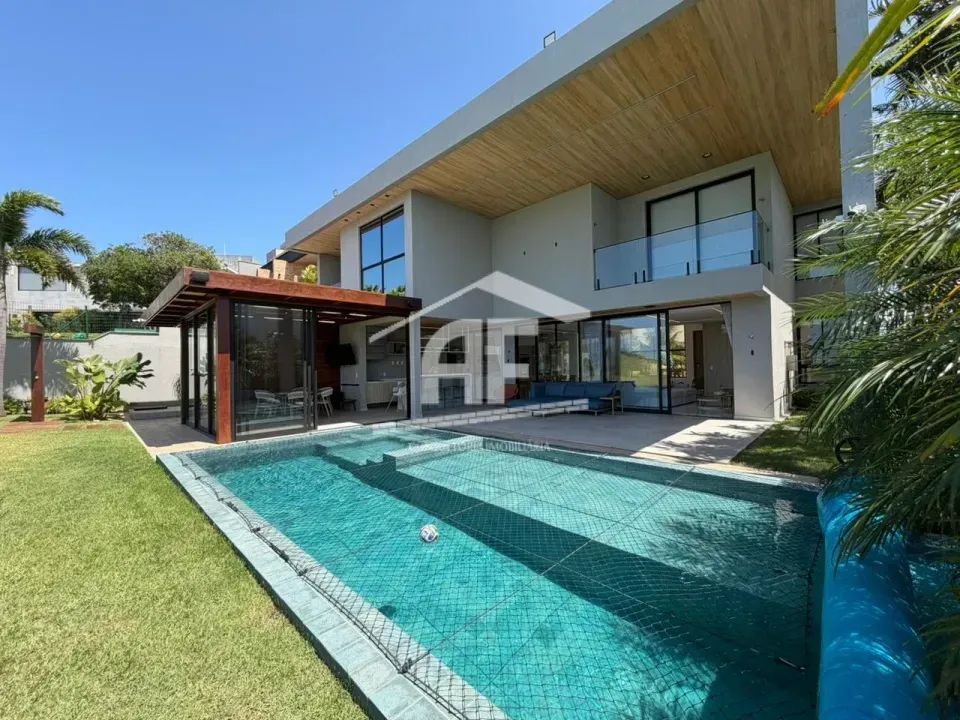 Casa de altíssimo padrão com 800m² de área total e 4 suítes na Garça Torta - Cd. Atlantis