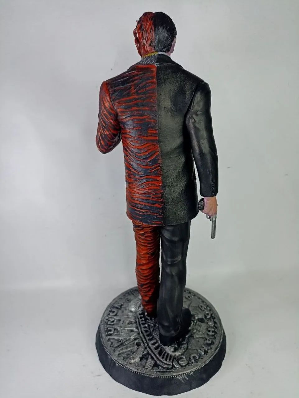 Escultura 3D Duas-Caras (Harvey Dent) - 30 cm - Foto 5