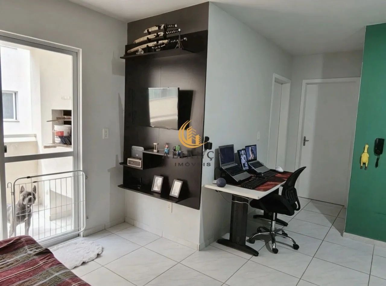Apartamento com 2 dormitórios e sacada no Balneário - Foto 2