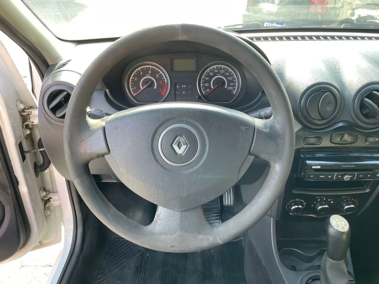Renault Logan Authentique Hi-flex 1.0 16V 4P 2012 - Foto 5