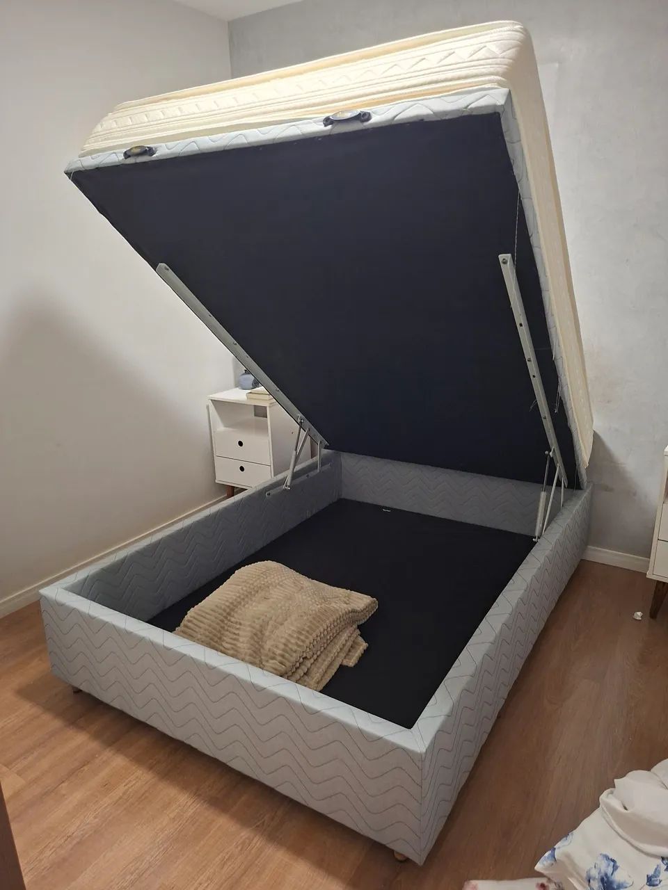 Cama box baú casal em tecido cor cinza - Foto 2