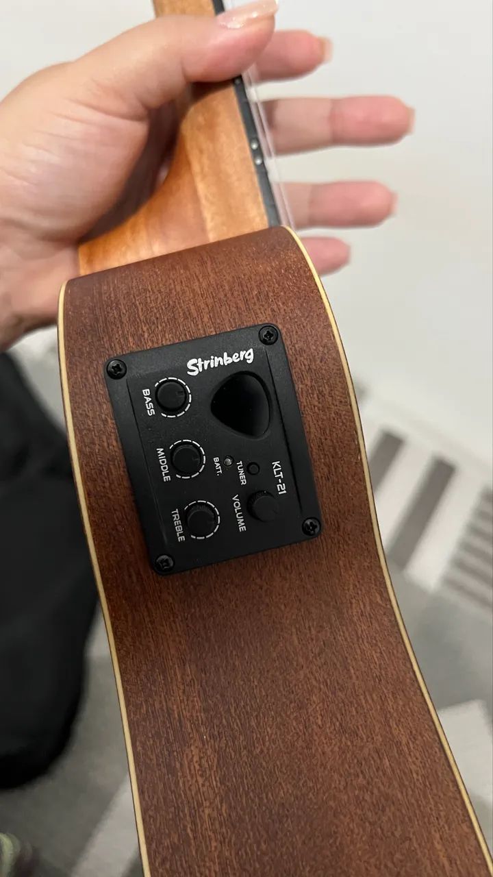 Ukulele Concert Strinberg Uk06ce Elétrico com Afinador e Bag - Foto 3