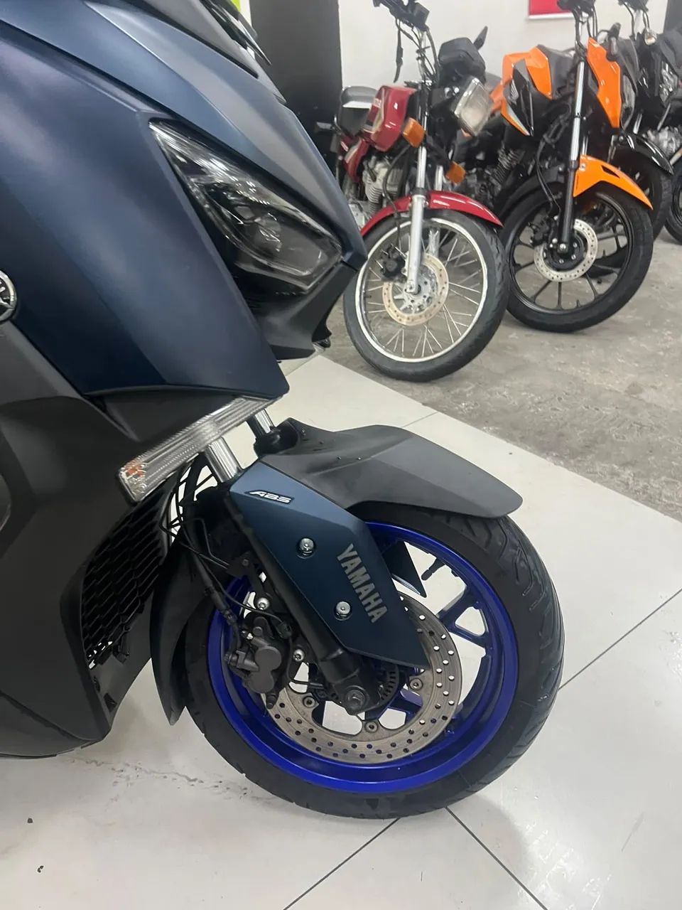 YAMAHA XMAX 250 CONNECTED ABS - Foto 2