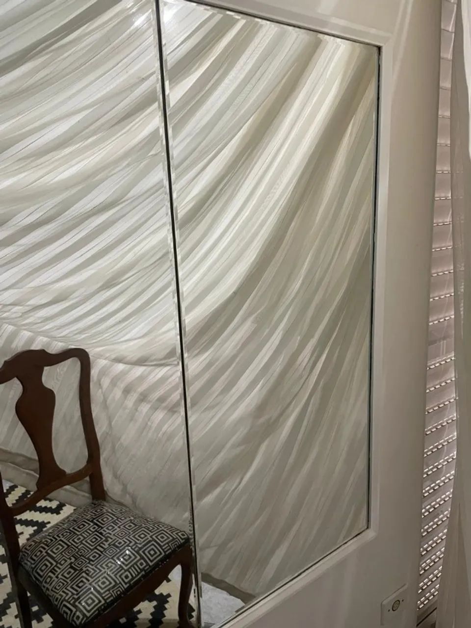 Cadeira e espelho grande usados - Foto 2