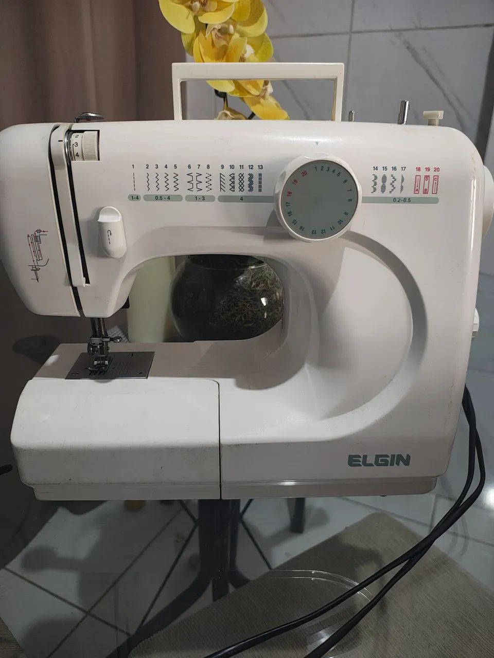 Máquina de costura Elgin  - Foto 3
