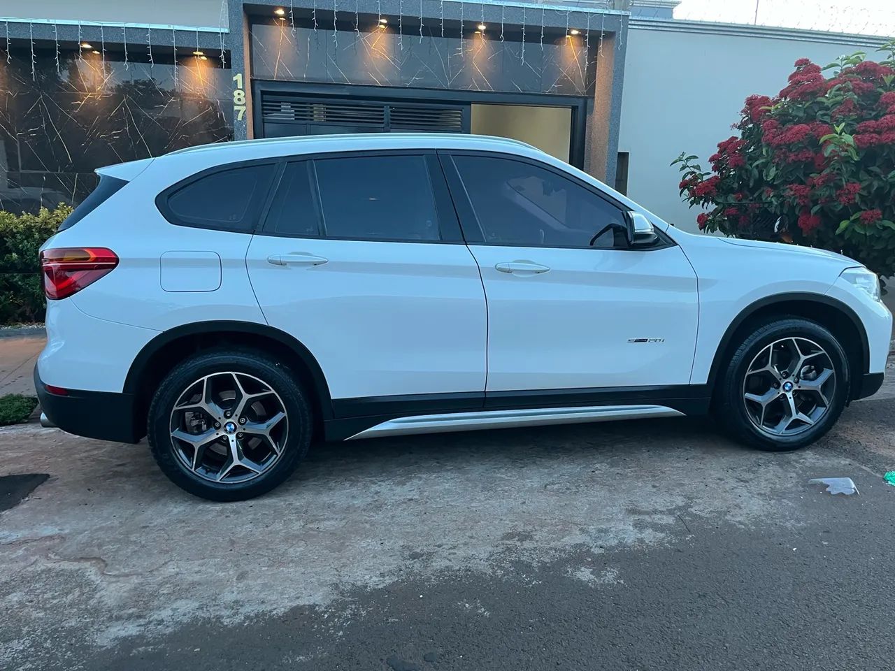 BMW X1 Sdrive 20I X-line 2.0 TB Active Flex 2017