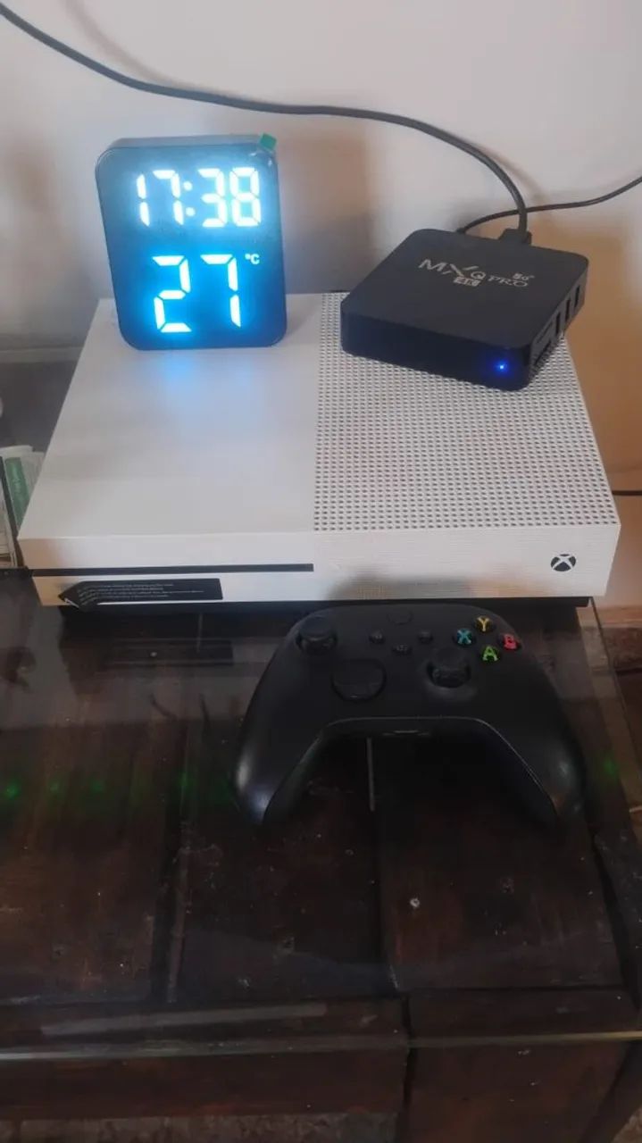 X Box one S e Controle semi novo. - Foto 2