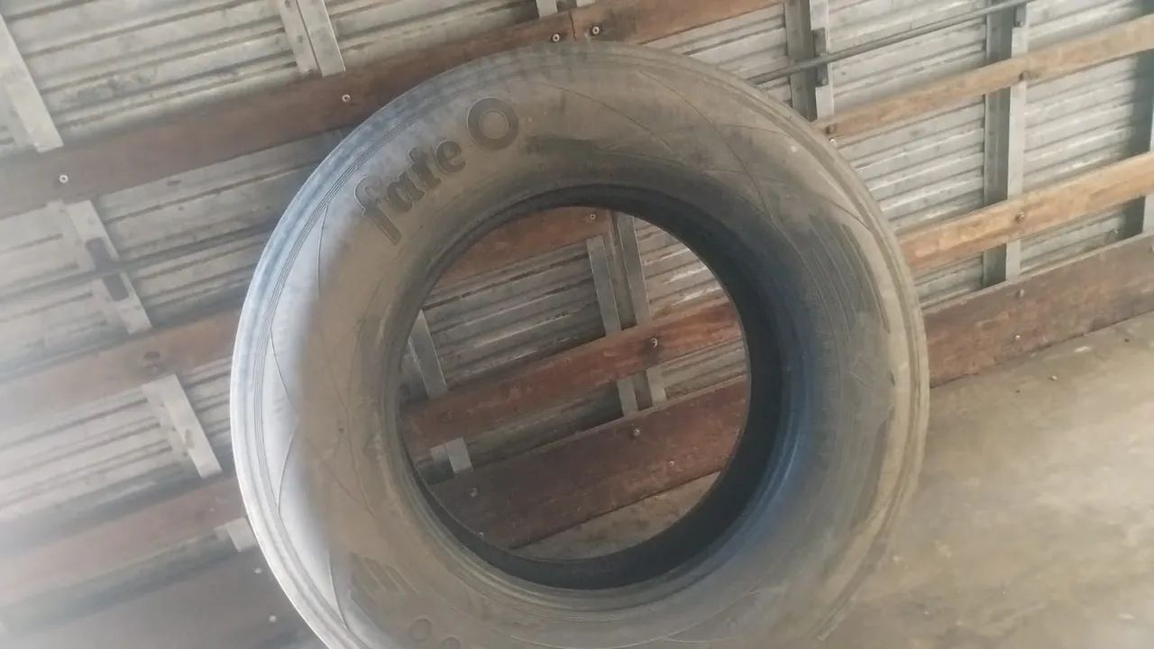 Pneu 275 - Foto 2