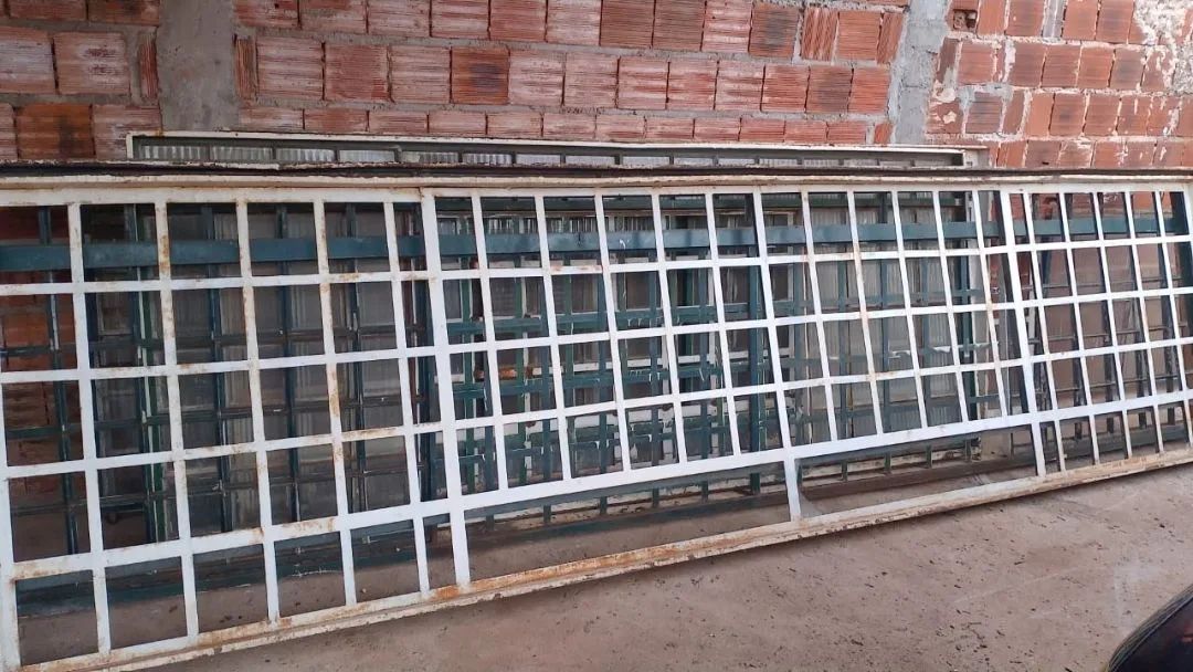 Janelas  5 e 4 metros