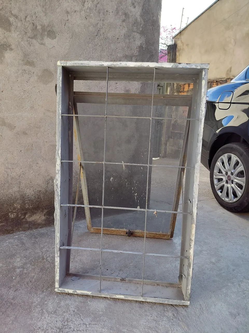 JANELA MAXIM-AR EM AÇO 100X60X7CM COM GRADE LUCASA (JÁ COM VIDRO) USADA E SEM AVARIA - Foto 6