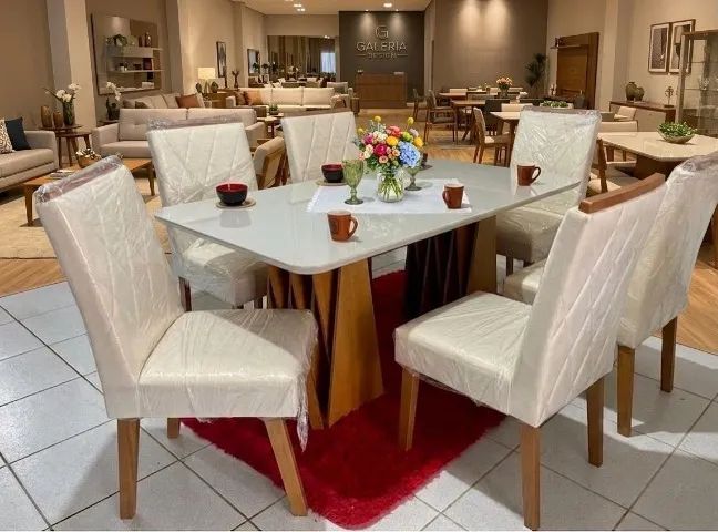 mesa retangular de 6 lugares disponivel