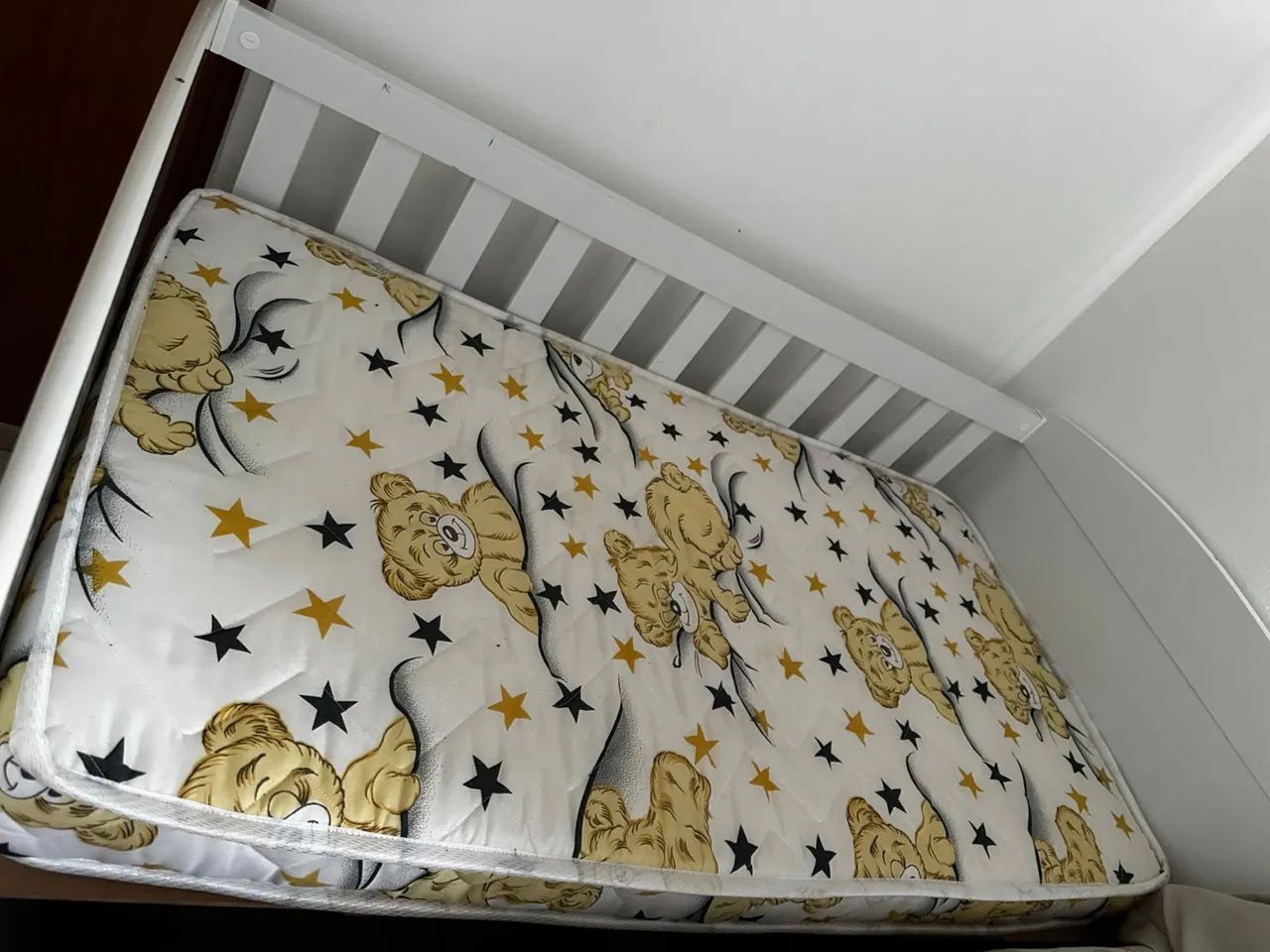 Berço americano vira mini cama 