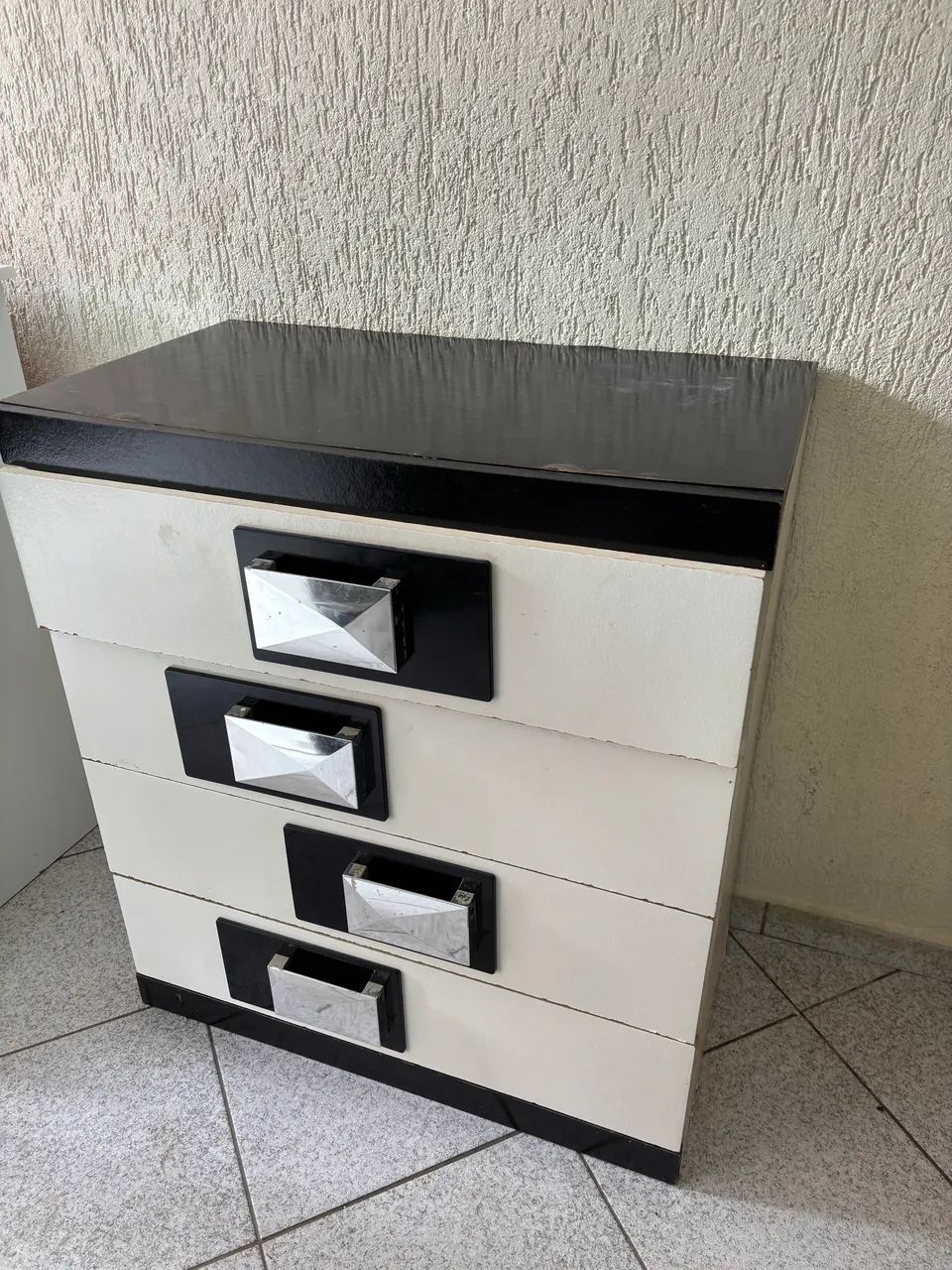 Cômoda super barateza 